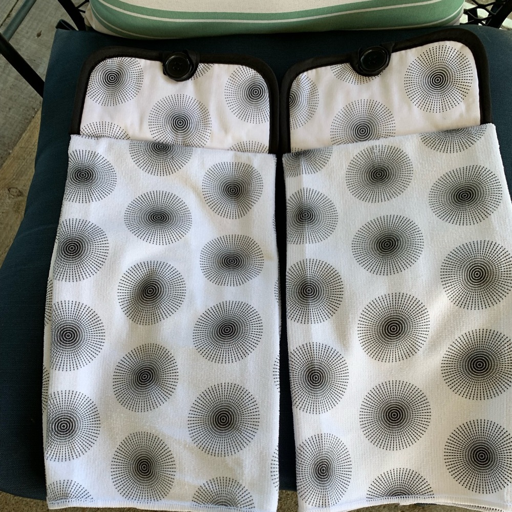 Set of 2 oven towels